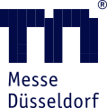 Minimalistisches Design mit tiefblauem Hintergrund, weißer vertikaler Linie und schwarzem Dreieck.